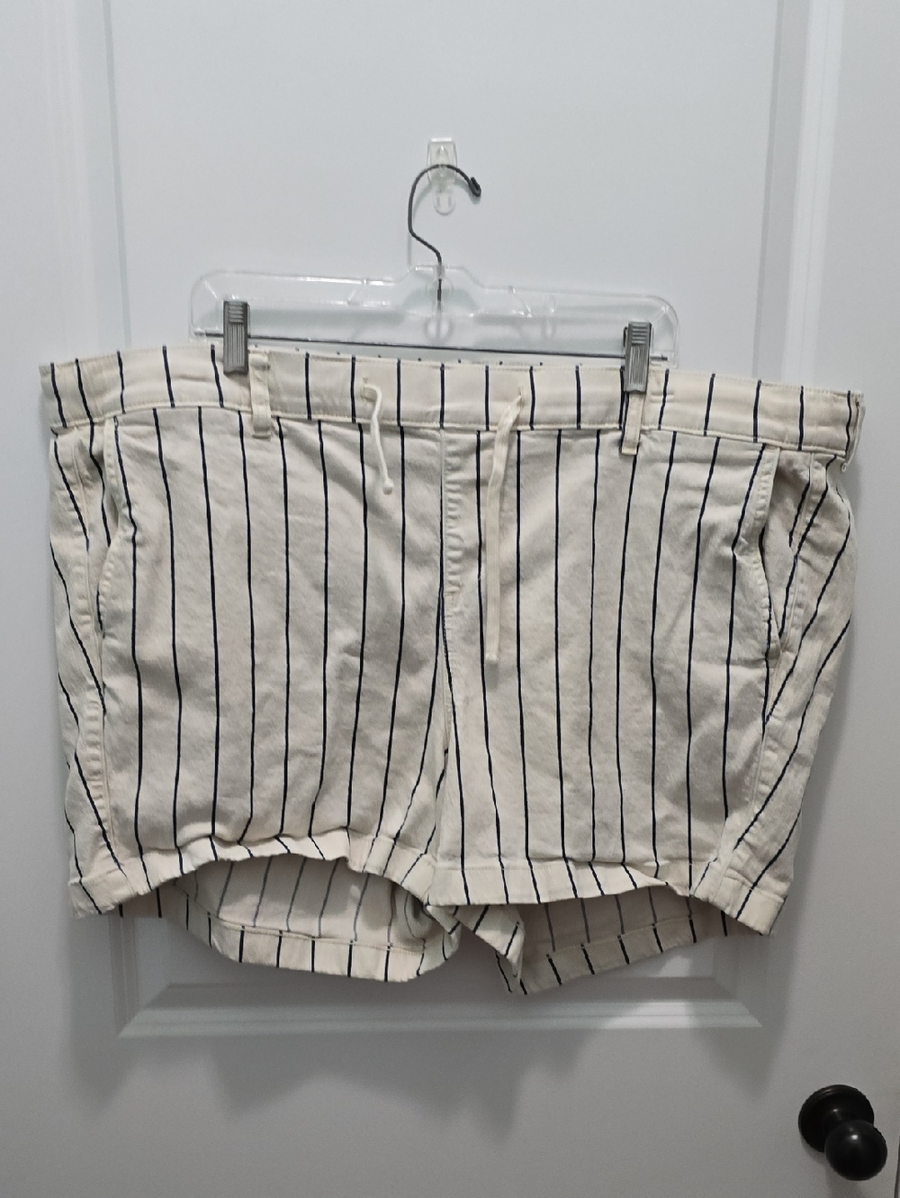 Torrid Cream and Navy Vertical Stripe Drawstring Shorts size 3